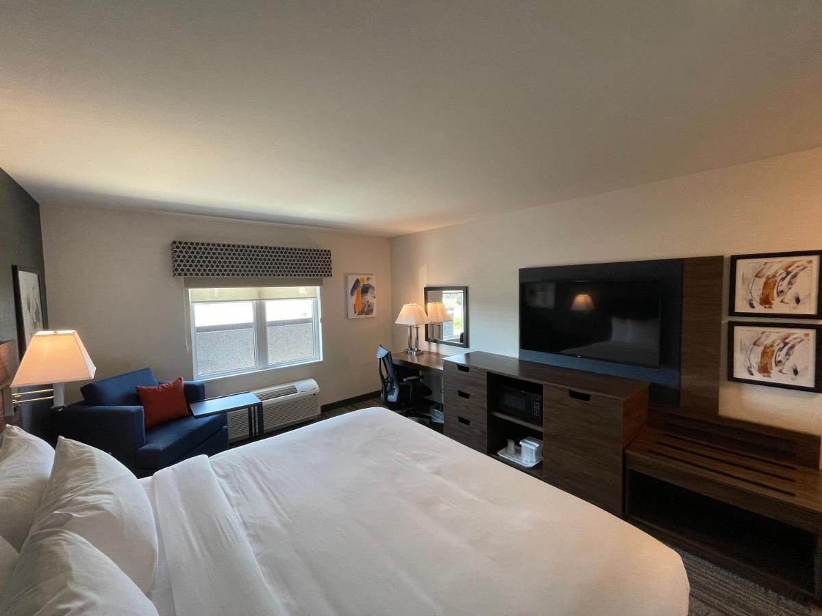 Comfort Inn & Suites Carleton Place Экстерьер фото
