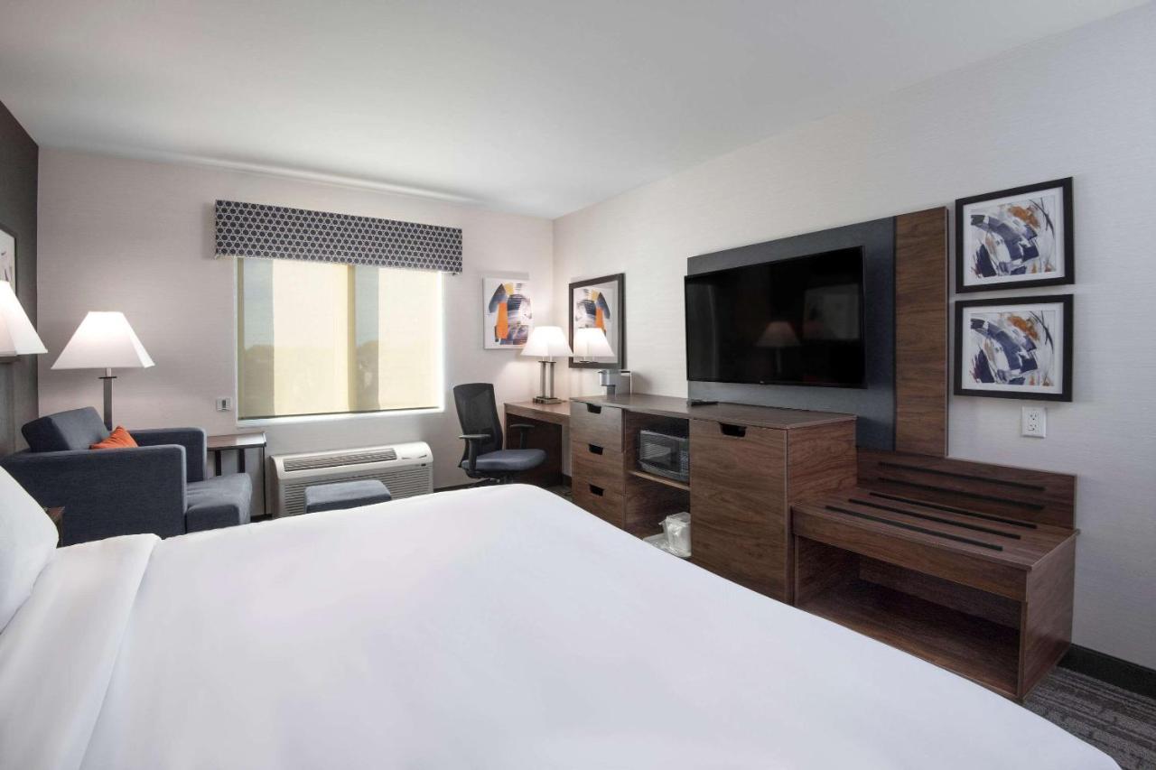 Comfort Inn & Suites Carleton Place Экстерьер фото