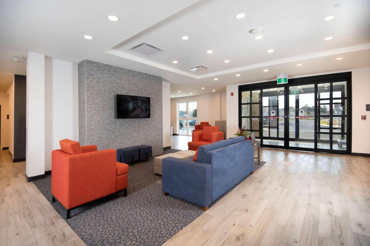 Comfort Inn & Suites Carleton Place Экстерьер фото
