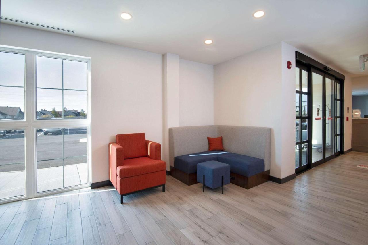 Comfort Inn & Suites Carleton Place Экстерьер фото