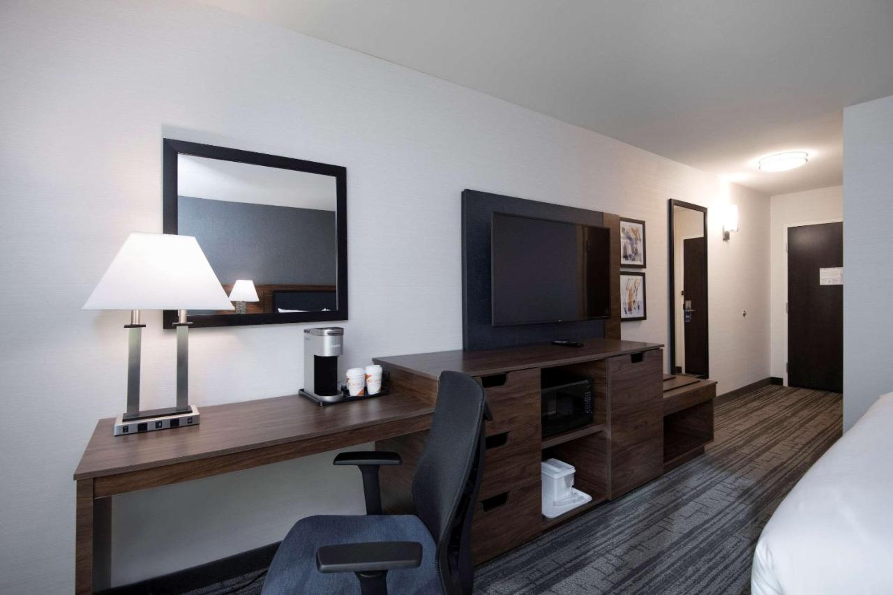 Comfort Inn & Suites Carleton Place Экстерьер фото