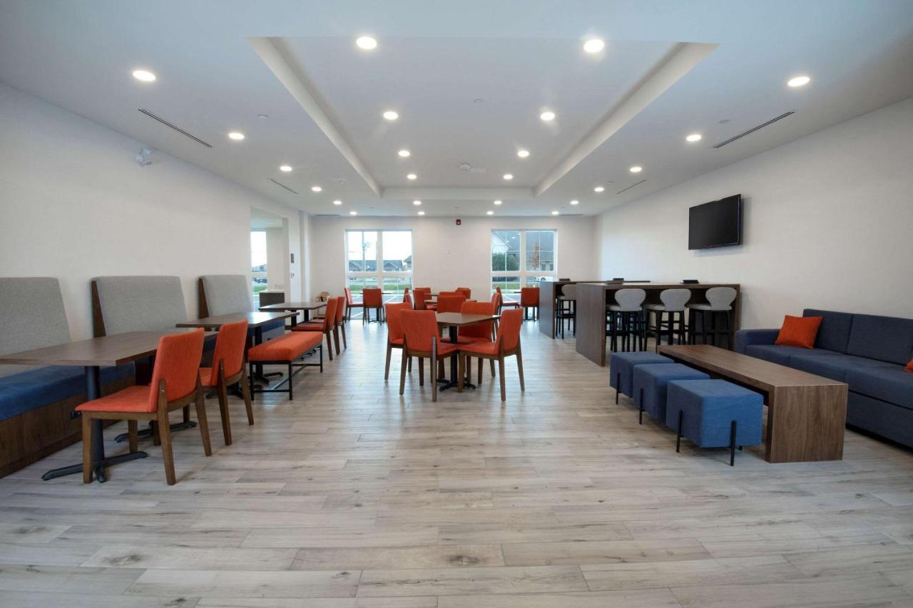 Comfort Inn & Suites Carleton Place Экстерьер фото